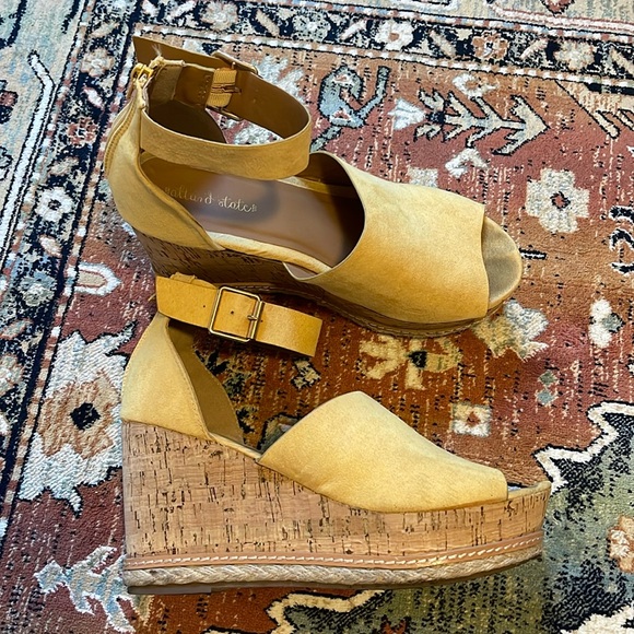 Altard State Yellow Suede Wedges - Picture 1 of 6
